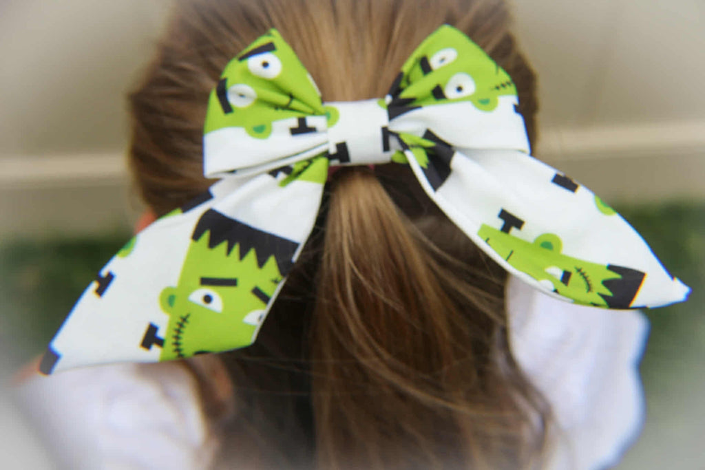 Monster Cutie Bow 👻💚